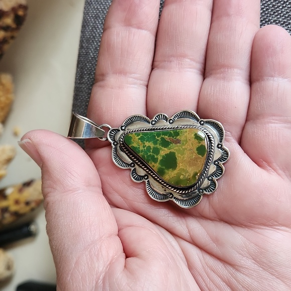 Incredible Native American Navajo Royston Turquoise & Sterling Pendant 💚🎁🤎 - Picture 8 of 11